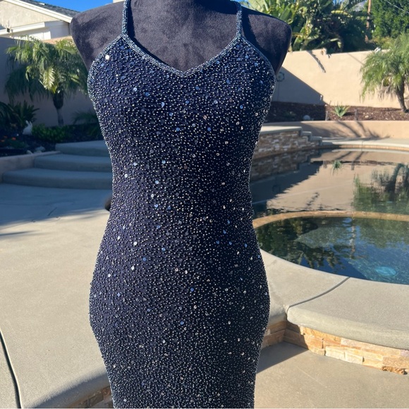 Elegant Deep Blue Sequin Evening Dress - Picture 4 of 15